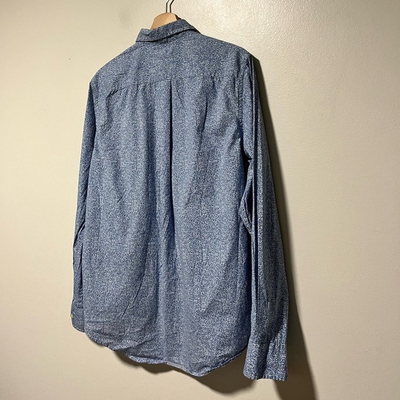 Tommy Hilfiger Men’s Button-Down Shirt – Blue Floral Print, Size Medium - Picture 2 of 12